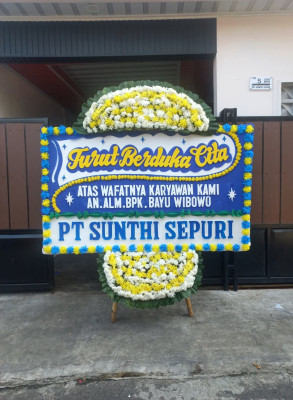 Papan Bunga Duka di Gunungkaramat